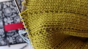 Лицевая гладь без изнаночных рядов в поворотном вязании. Попробуем новый прием?!