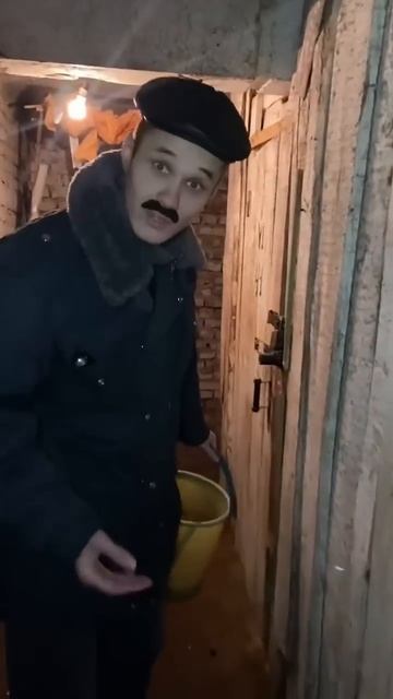 БАТЯ УЧИТ НАБИРАТЬ КАРТОШКУ#shorts смотреть онлайн