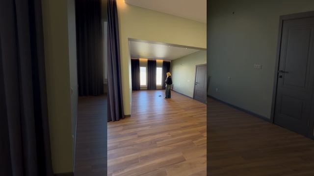 Брутальный красавец для стильных покупателей