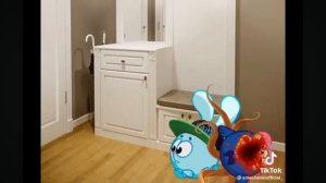 смотрю серию жизнь кроша