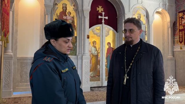 В преддверии Пасхи сотрудники МЧС России провели противопожарные инструктажи в храмах республики