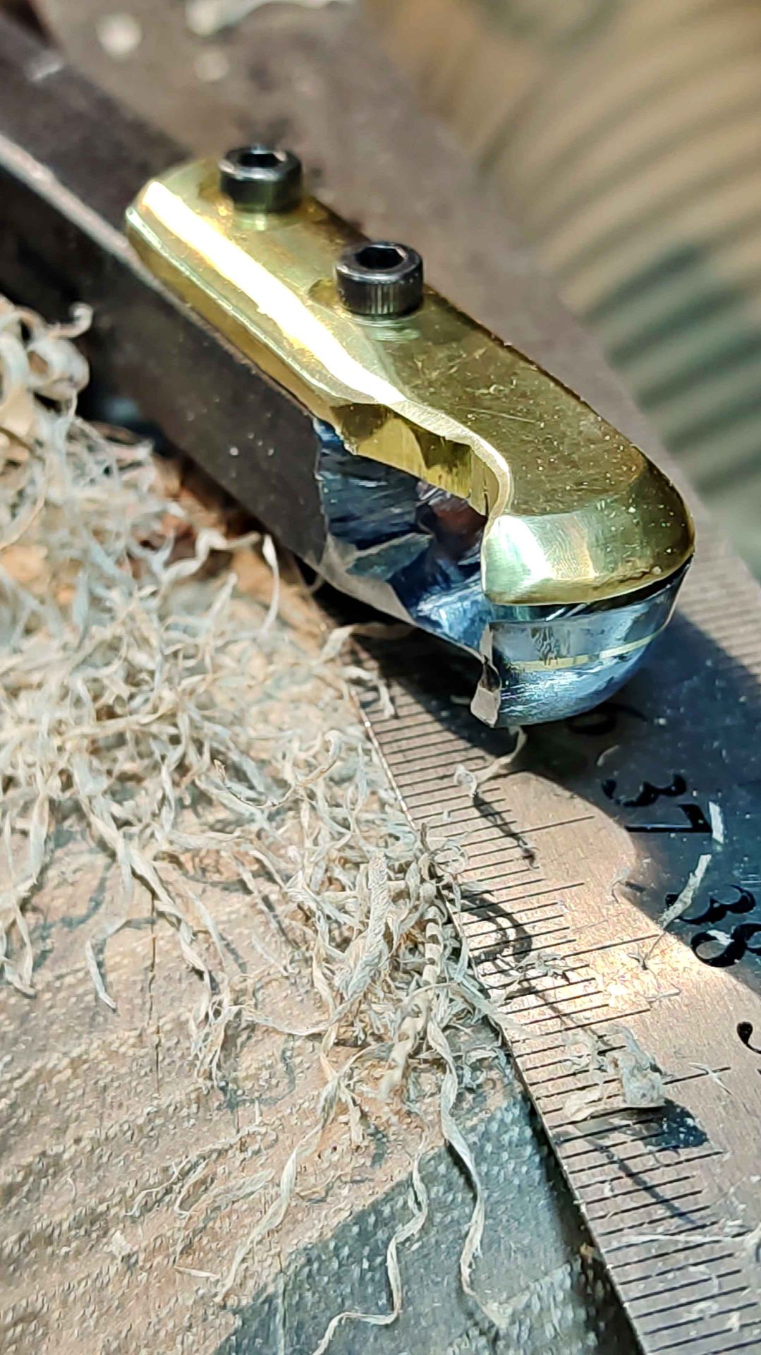 Токарный резец крючок с ограничителем...