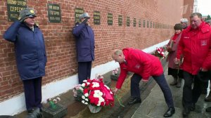 В преддверии Дня космонавтики представители КПРФ почтили память покорителей космоса