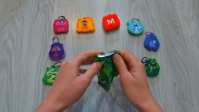 Новые монстриксы из Магнита коллекция 2026, распаковка пакетиков Монстрики, ищем редкие Монстриксы