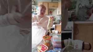 На обратном пути зашли в пару магазинов. В Дикси ценник расходится с чеком на кассе