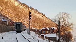 ДМ62-1767 с пригородным поездом на Кругобайкальской ЖД