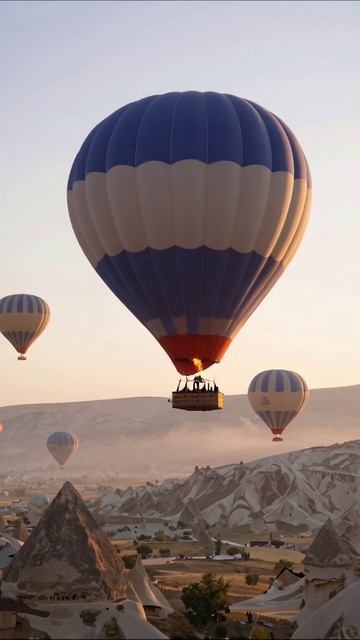 Волшебное утро с воздушными шарами в Каппадокии #Каппадокия #воздушныешары #приключение