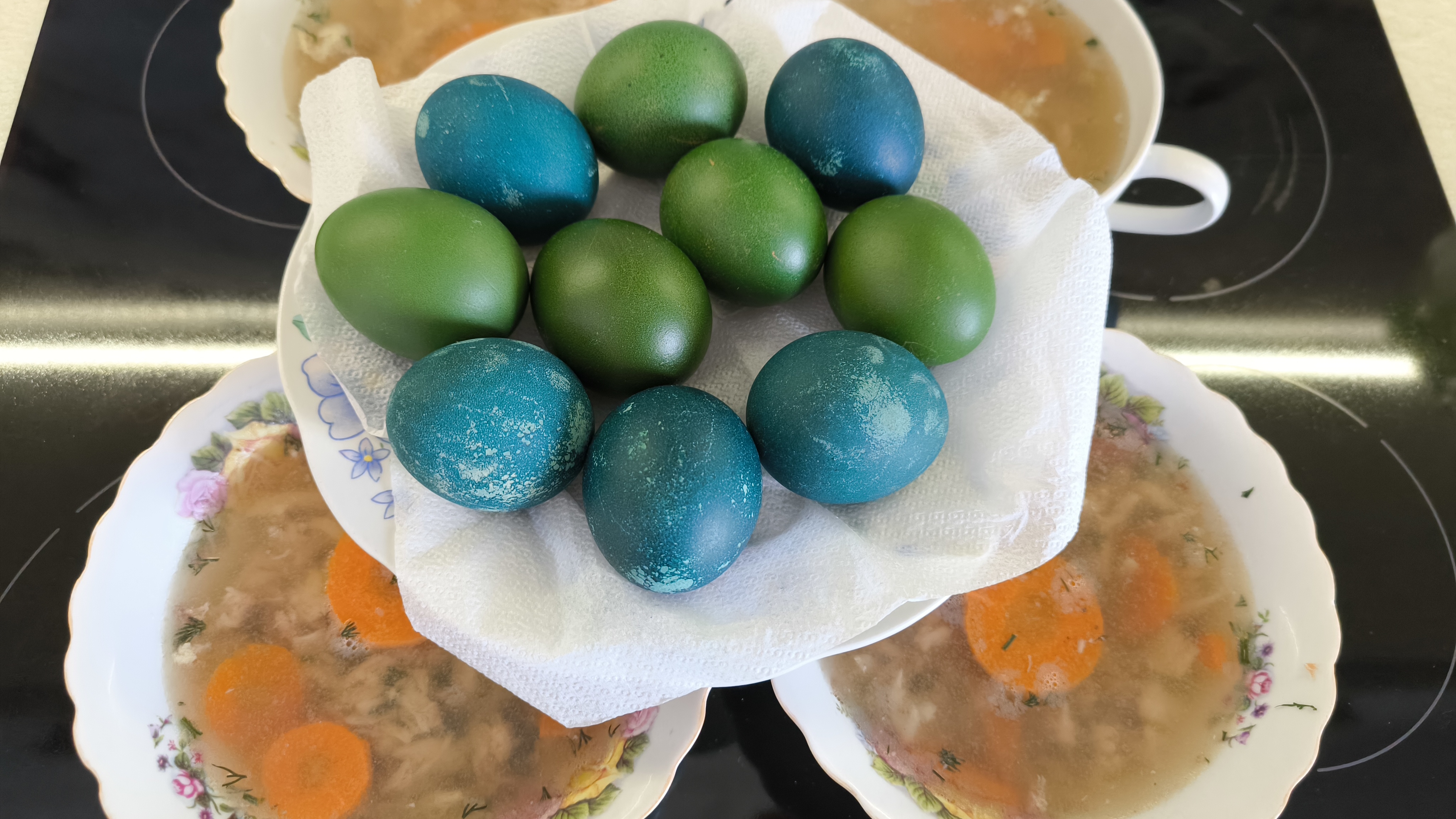 ПАСХА 2026 ХОЛОДЕЦ КУЛИЧИ ЯЙЦА ТРАДИЦИИ СЕМЬЯ БАБУШКА МАМА ЛЮБОВЬ