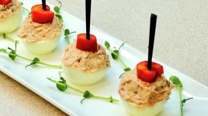 Фаршированные яйца  по -новому ---попробуйте так!