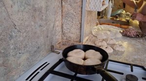 Беляши и стройные ноги деда