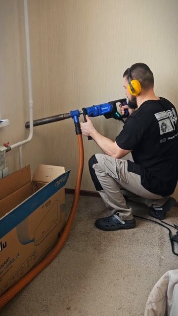 сухое алмазное бурение под трассу для кондиционера #монтажкондиционера #нск #алмазнаядрель