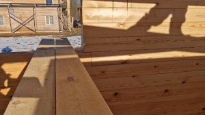 Как укрепить длинные стены в срубе из бруса.