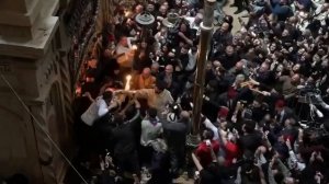 Благодатный огонь сошел в Храме Гроба Господня в Иерусалиме

🙏 — Христос воскресе!