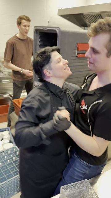 По пятницам у нас танцуют... ⤵️