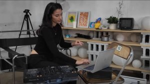 Samira Maria - Groovy Deep House Flow   DJ Set   Studio Session Music   Art Gallery