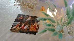 Как он с той с другой ❓