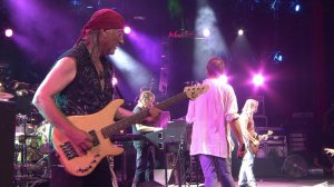 Тише,я не слышу любовь...