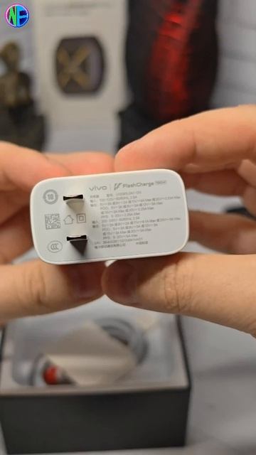 Смартфон iQOO 15 Ultra