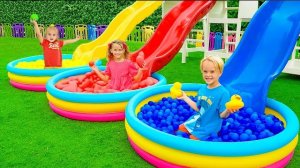 Крис помогает Алисе найти её машинки