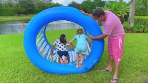 Папа придумывает как развлечь Настю и Еву