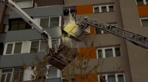 В Мытищах загорелся жилой дом, есть погибший: видео с места ЧП.