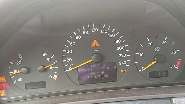 На баке из Москвы в Крым W210 Mercedes после Алгоритма, когда топлива 1л ﹥=1$