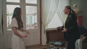 Сейран получает подарки от Корханов | Зимородок 8 серия