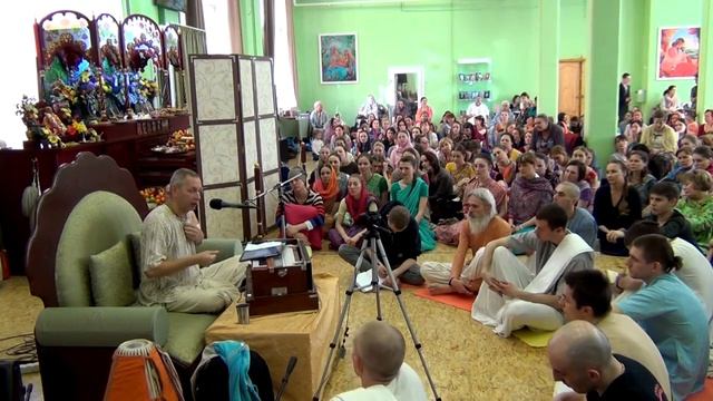 09 04 17 Враджендра Кумар в КЦ Гаура