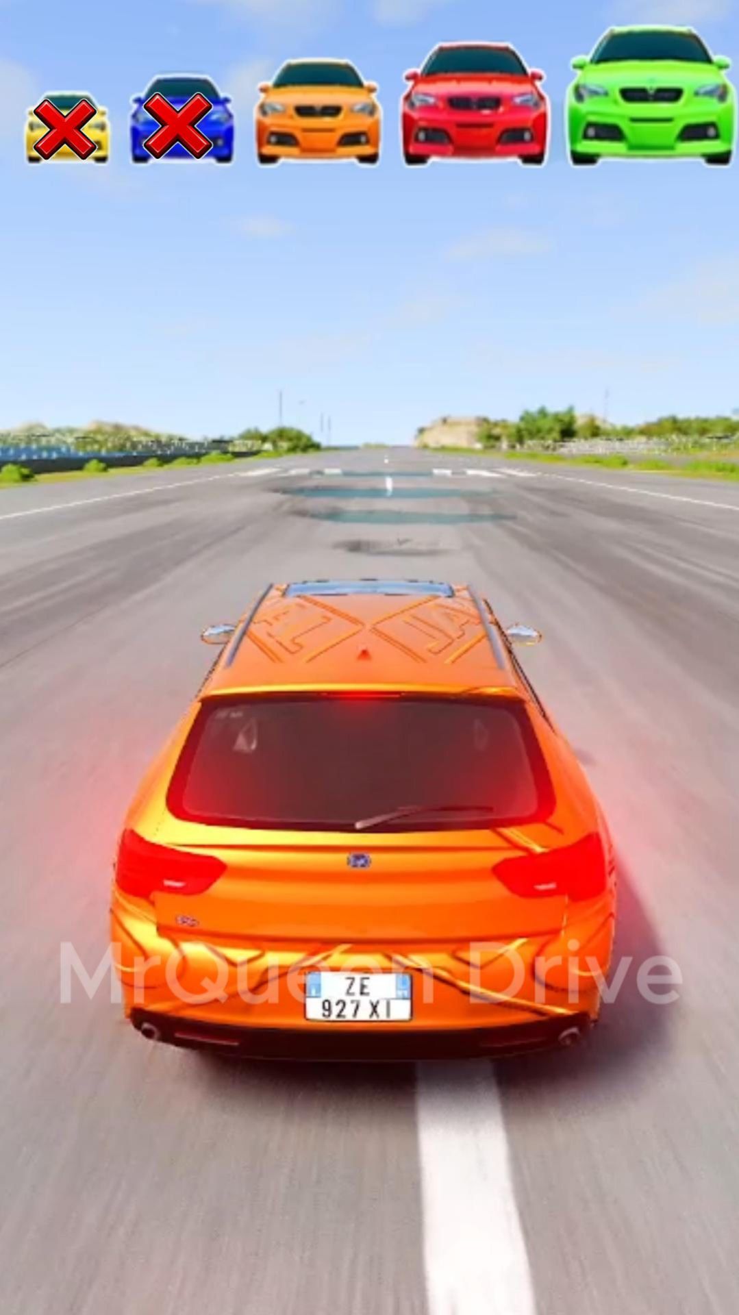 Большая и маленькая машинка против ямы