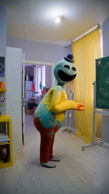 Кто лучше танцует? Монстры Поппи Плейтайм в реальной жизни