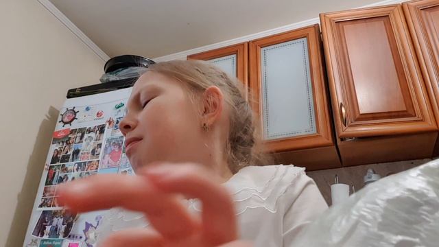 Ем китайские сладости 😋