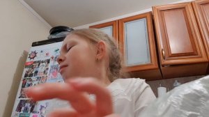 Ем китайские сладости 😋