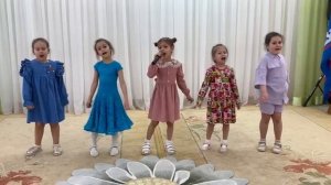 Вокальная группа  Музыкальные искорки. Песня Россия автор Е.Ромаева