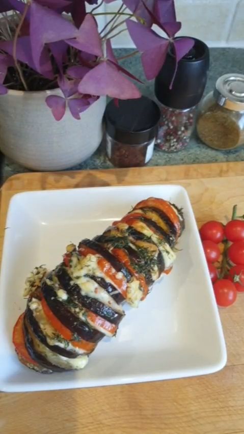 🍆 Запечённый баклажан с веганским сыром и специями 🍅✨