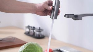 Смеситель для кухни Vincea VKF-119GM с подключением к фильтру, гибким изливом, вороненая сталь