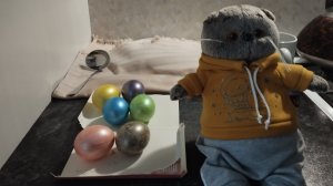 ВЛОГ С БАСИКОМ ГОТОВИМСЯ К ПАСКЕ 2 ЧАСТЬ КРАСИМ ЯЙЦА