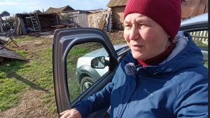 Поехали за посылкой, но нам её не отдали. Накрыли ямы шифером.