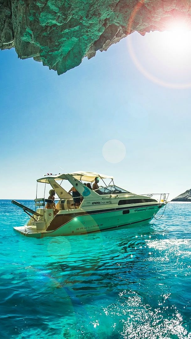 KISS ME - SPATIAL ENTAGLEMENT - ОПТИМИСТИЧНАЯ