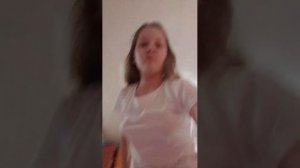 я отобрала телефон у ######## и снимаю себя