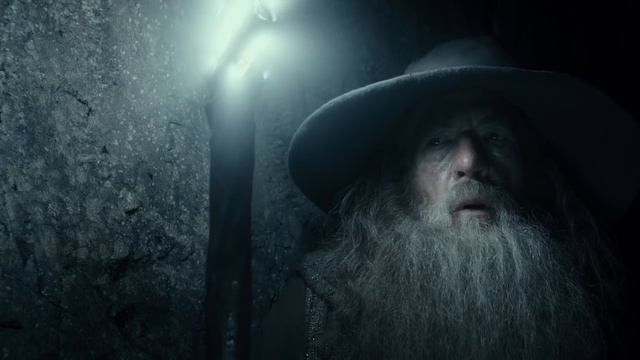 Гэндальф осматривает могилу Короля-Чародея. HD