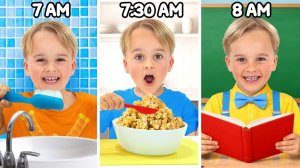 Тетя помогает детям собраться в школу