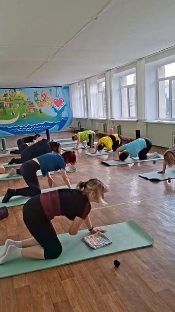 Занятия спортом с мамами