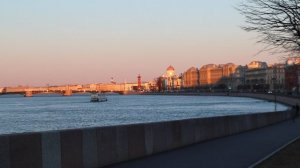 После службы в страстную пятницу вечером иду домой. Пятница, 10 апреля 2026 г