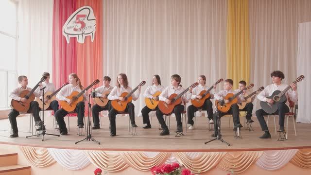 Русская народная песня Выйду ль я на реченьку обр. И. Петрова