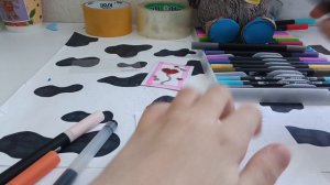 мы делаем крутые наклейки своими руками в виде басика их можно использовать для коллекций ♥️