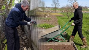 В деревне всегда работа найдётся