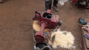 Меняем шестерни 2 и 4 передач на ускоренные,сальники на бортовых.Готовим мотоблок МТЗ к сезону.