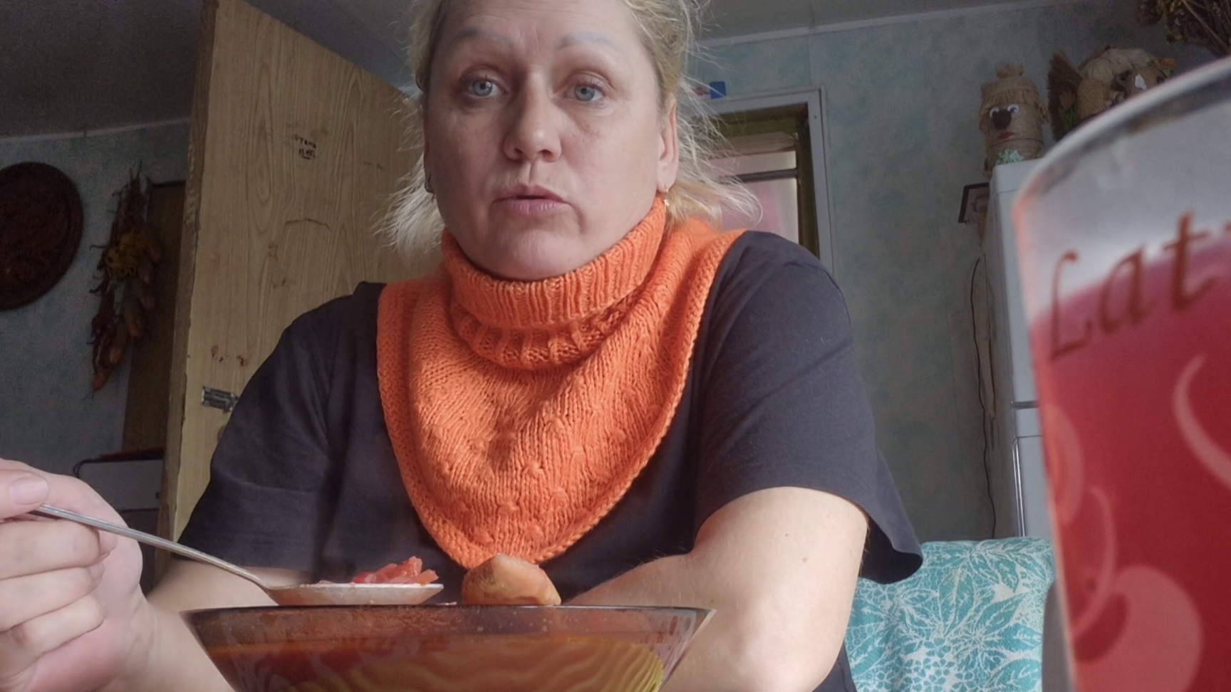 ДЕРЕВНЯ,ВСЕ ЗАСТОПОРИЛОСЬ,УГНЕТЕННОЕ СОСТОЯНИЕ