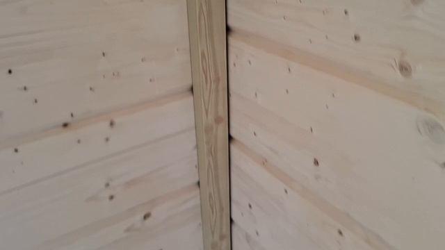 Ретро электро-проводка в деревянной беседке.