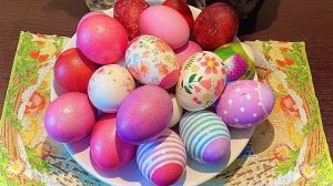 Как быстро покрасить яйца? 2 простых способа без лишних затрат